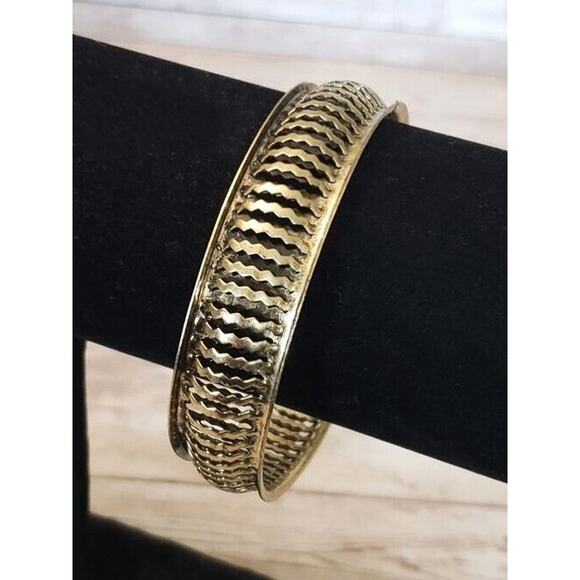 Vintage Bracelet / Bangle Unusual Design (Not A Perfect Circle) - Picture 1 of 6